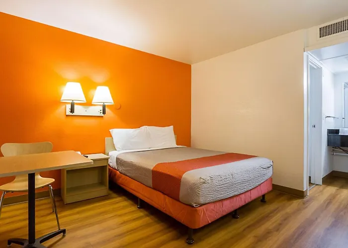 6 North Hotel Mesa