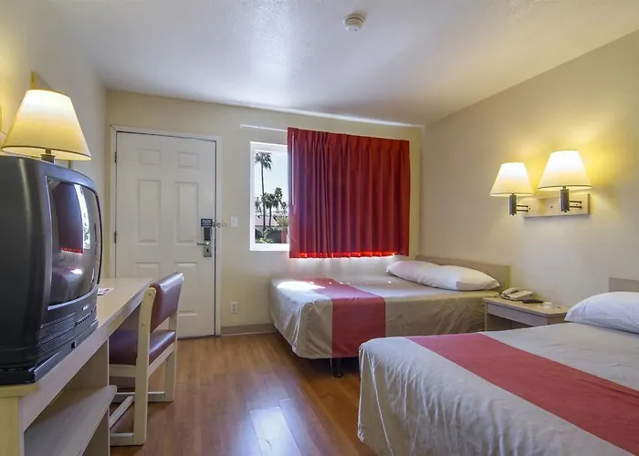 6 North Hotel Mesa